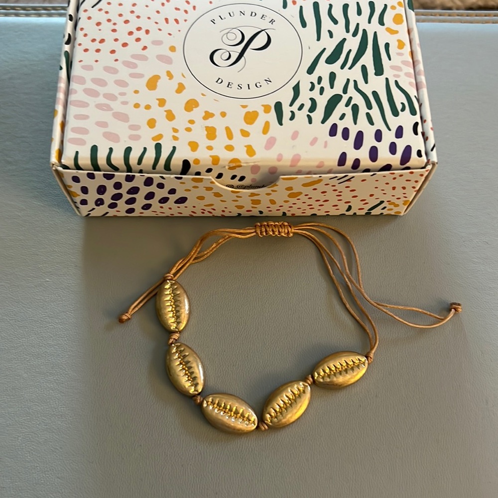 Plunder Seashell Ankle Bracelet